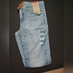 NWT Levi's 311 Shaping Skinny 27x28